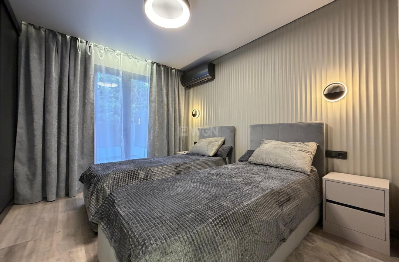 Odsprzedaż - Villa - Torrevieja - Punta Prima