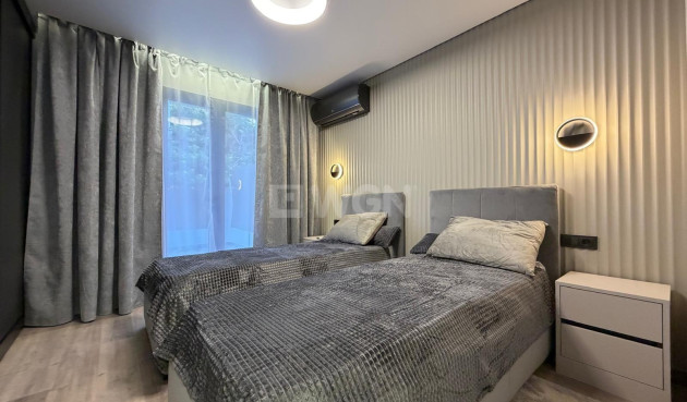 Odsprzedaż - Villa - Torrevieja - Punta Prima