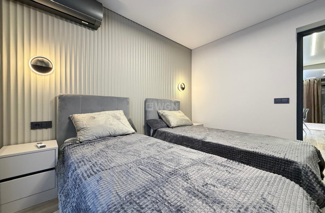 Odsprzedaż - Villa - Torrevieja - Punta Prima