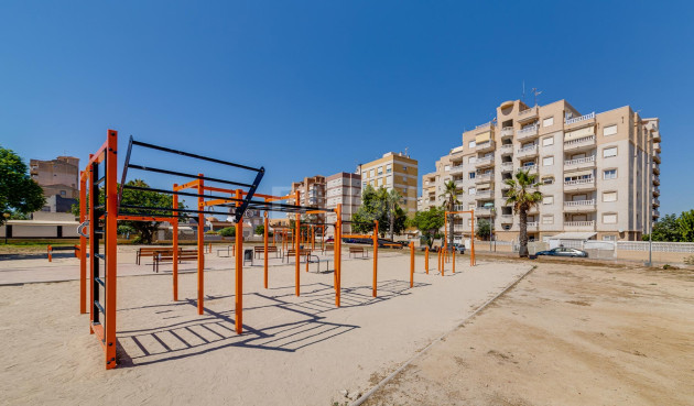 Odsprzedaż - Mieszkanie w bloku - Torrevieja - Costa Blanca