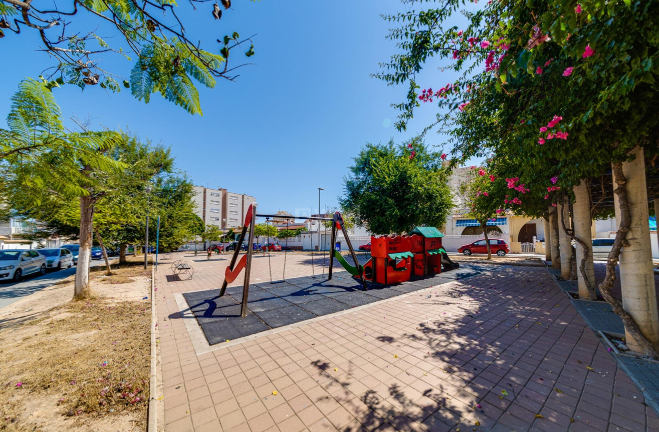Odsprzedaż - Mieszkanie w bloku - Torrevieja - Costa Blanca