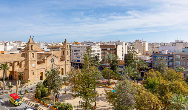 Odsprzedaż - Mieszkanie w bloku - Torrevieja - Costa Blanca