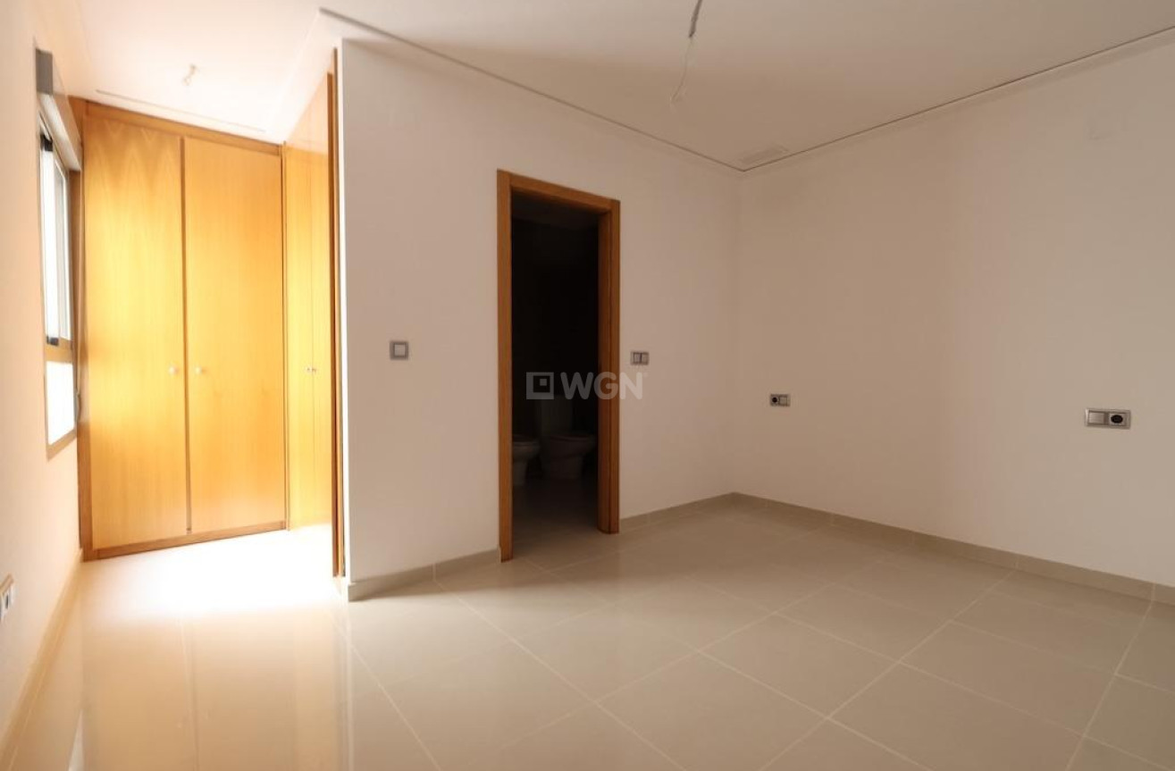 Odsprzedaż - Mieszkanie w bloku - Torrevieja - Costa Blanca
