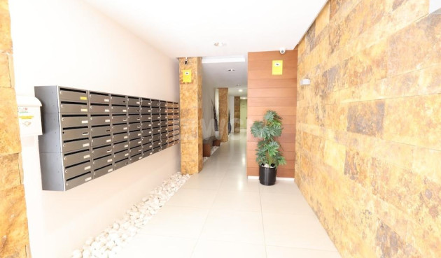 Odsprzedaż - Mieszkanie w bloku - Torrevieja - Costa Blanca