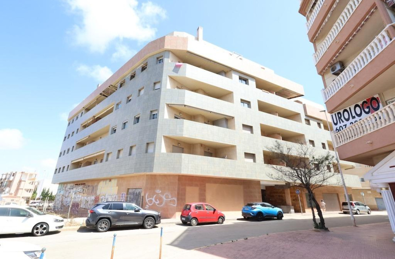 Odsprzedaż - Mieszkanie w bloku - Torrevieja - Costa Blanca