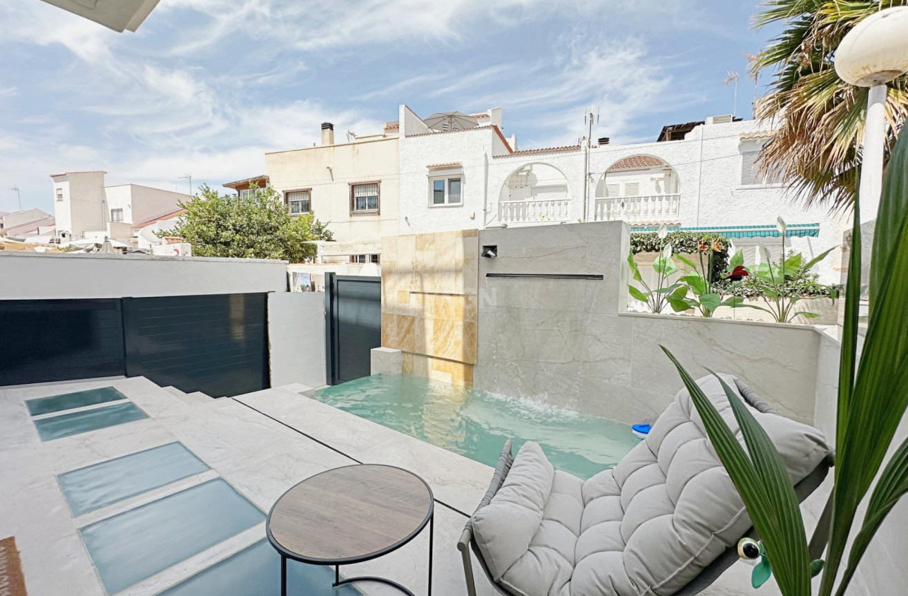 Wiederverkauf - Stadthaus - Torrevieja - Calas Blanca