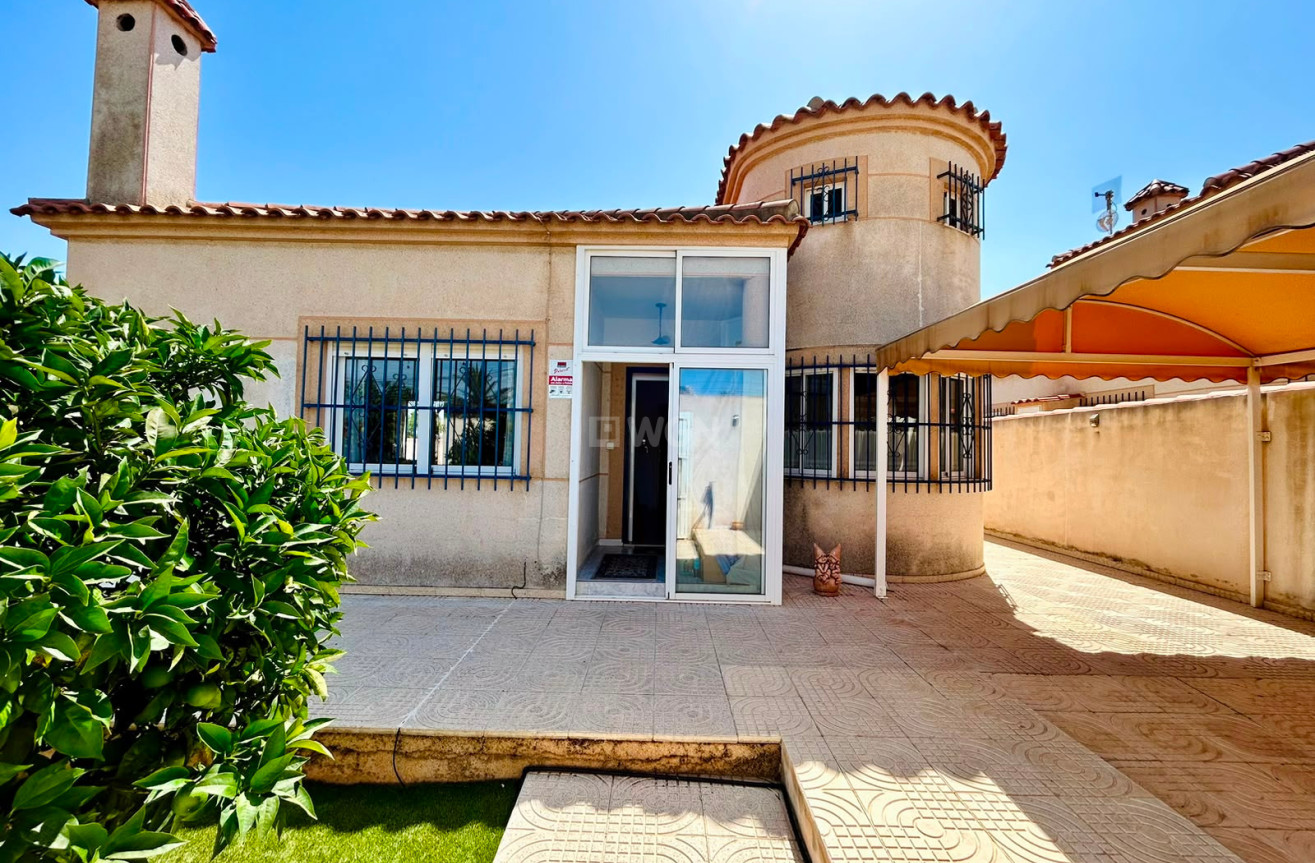 Odsprzedaż - Villa - Torrevieja - Costa Blanca