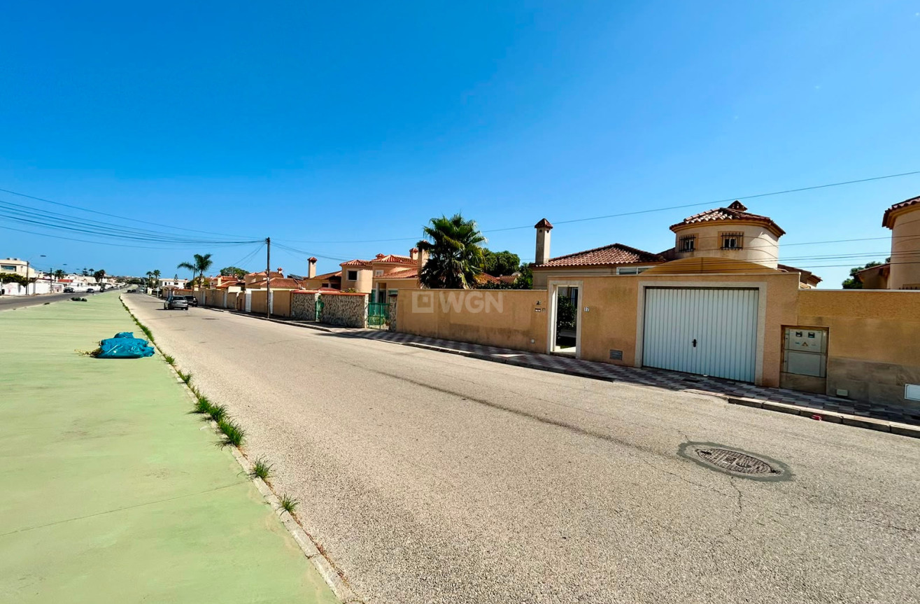 Odsprzedaż - Villa - Torrevieja - Costa Blanca