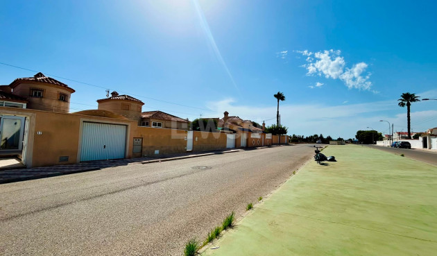 Odsprzedaż - Villa - Torrevieja - Costa Blanca