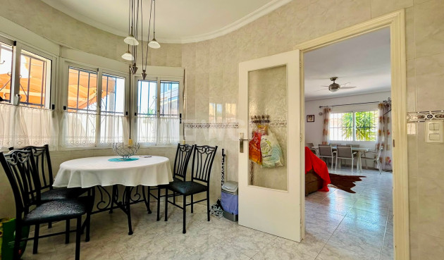 Odsprzedaż - Villa - Torrevieja - Costa Blanca