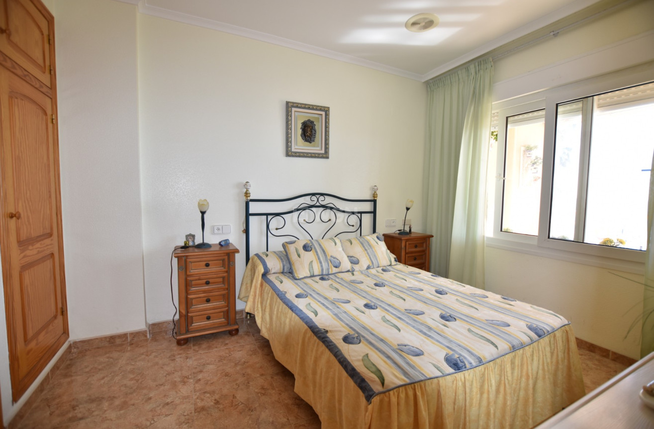 Odsprzedaż - Mieszkanie w bloku - La Mata - Costa Blanca