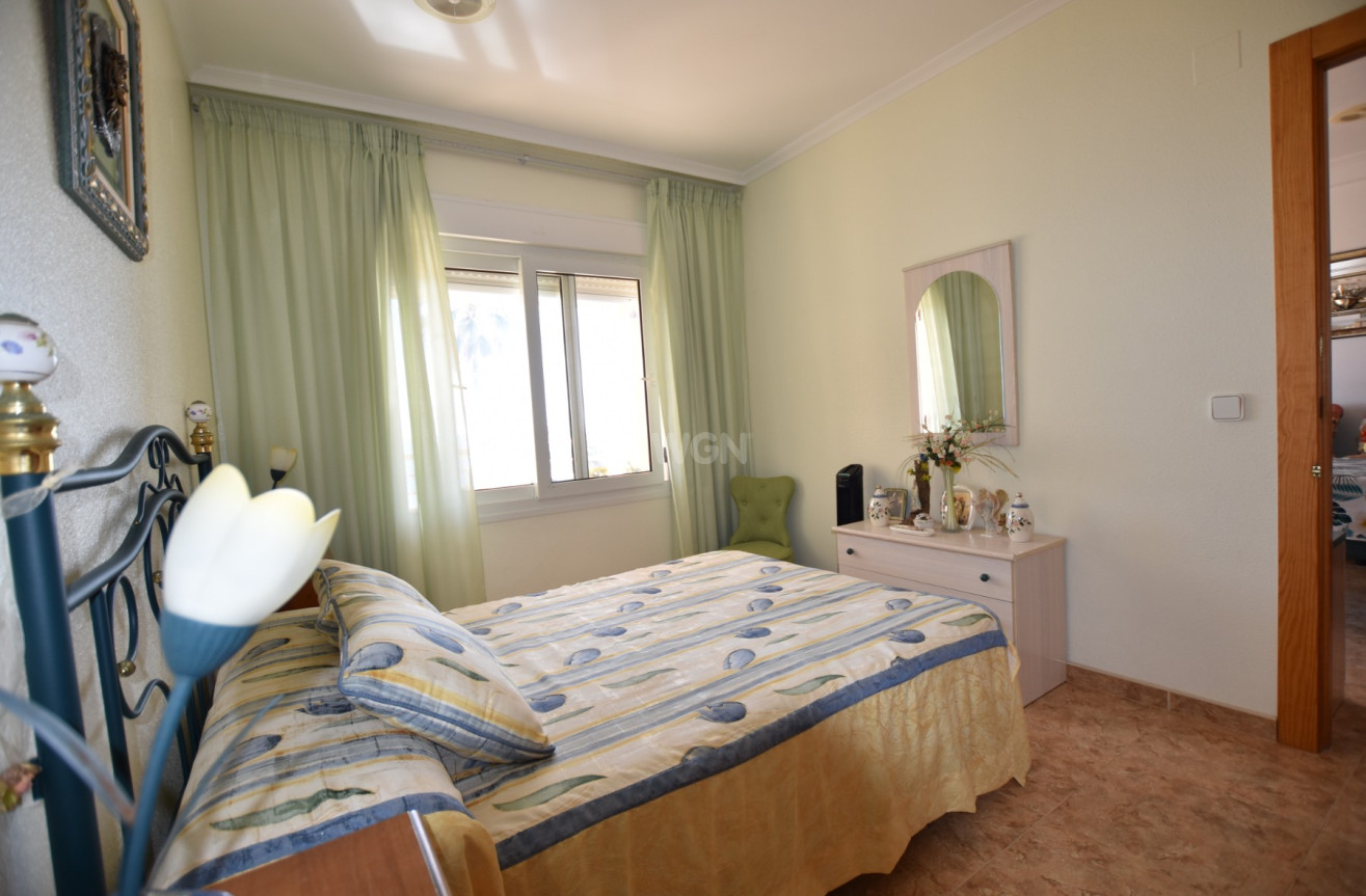 Odsprzedaż - Mieszkanie w bloku - La Mata - Costa Blanca