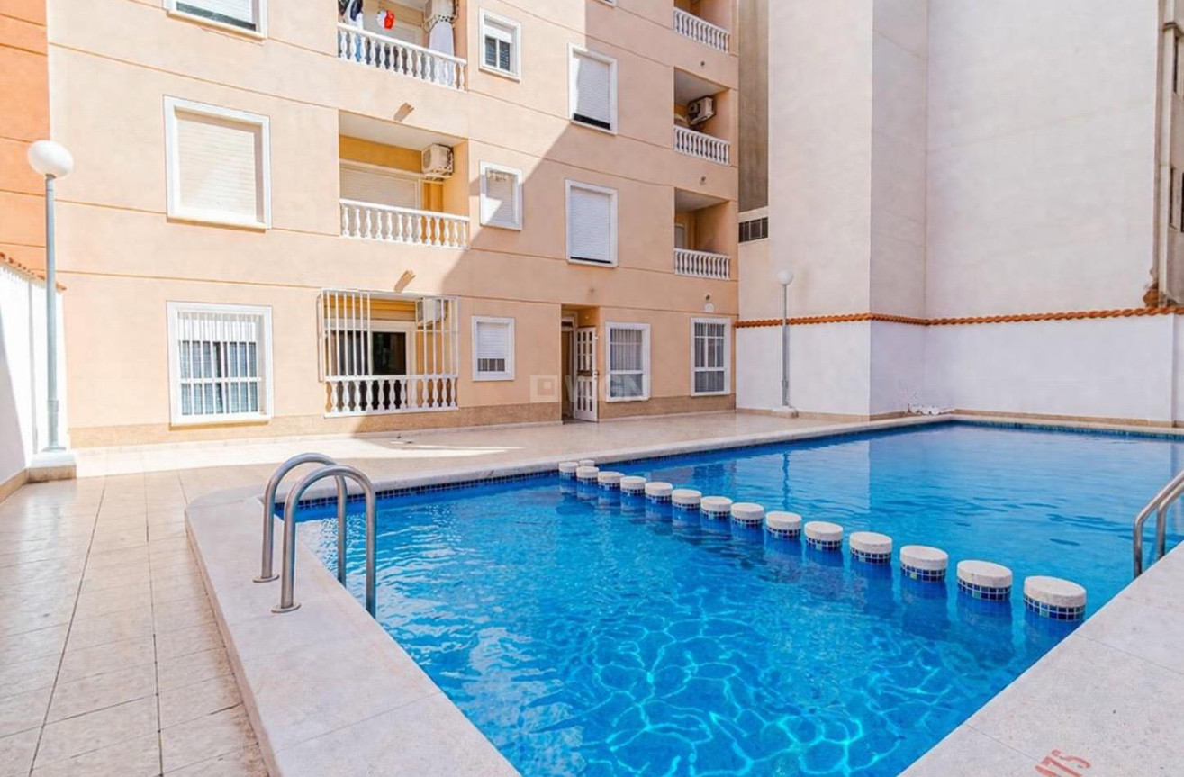 Odsprzedaż - Mieszkanie w bloku - Torrevieja - Habaneras