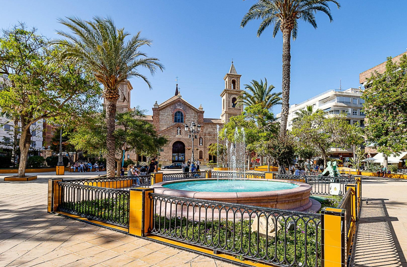 Odsprzedaż - Mieszkanie w bloku - Torrevieja - Habaneras