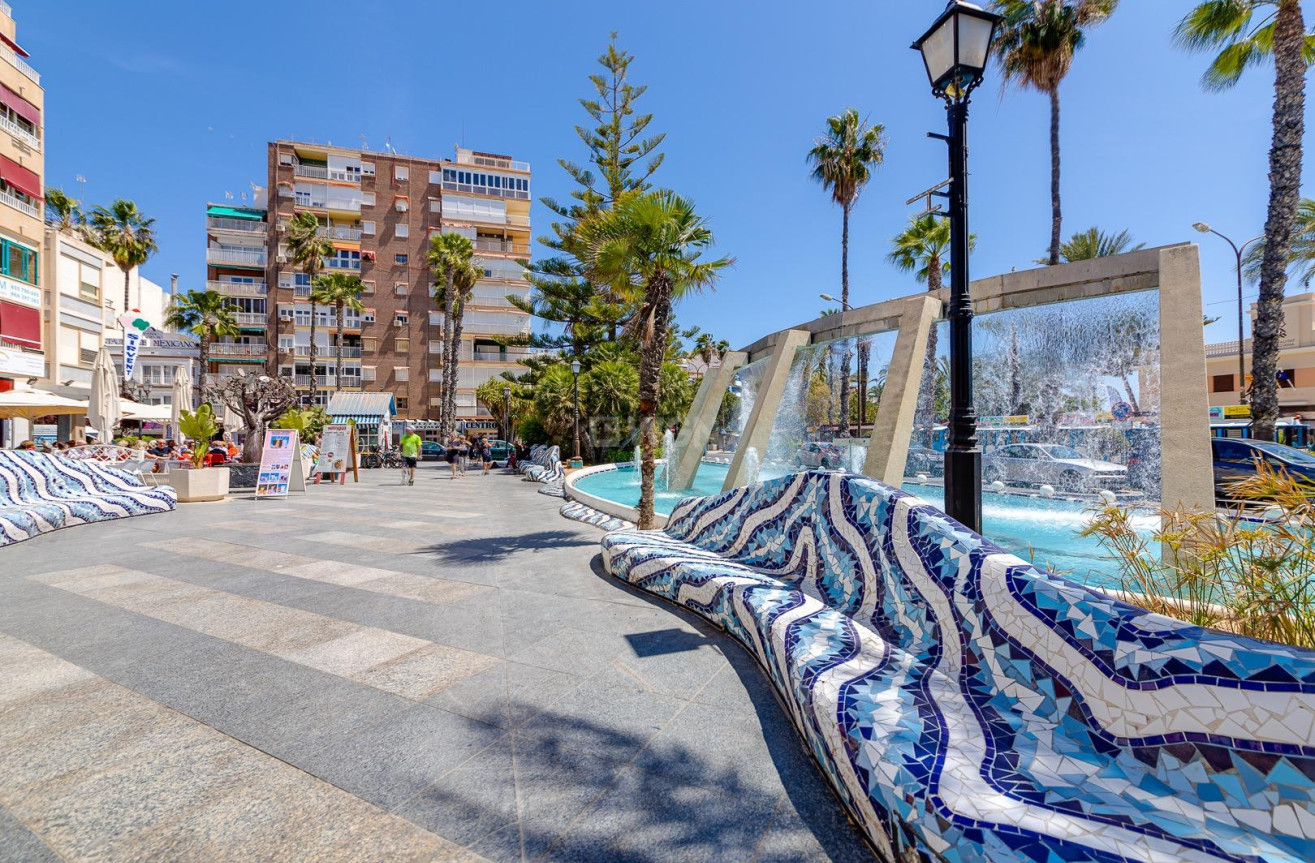 Odsprzedaż - Mieszkanie w bloku - Torrevieja - Habaneras