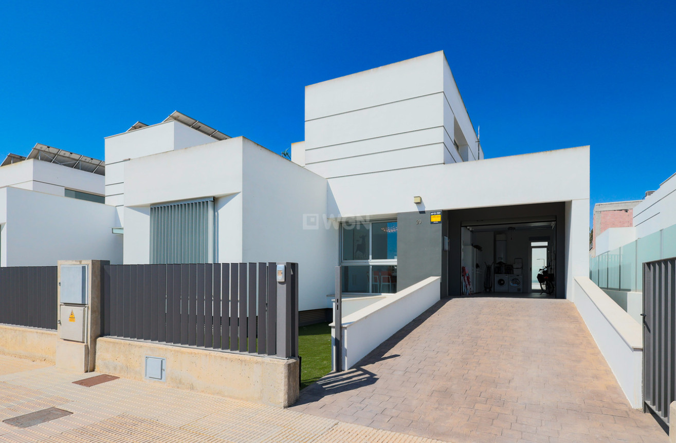 Odsprzedaż - Villa - Dolores - Costa Blanca