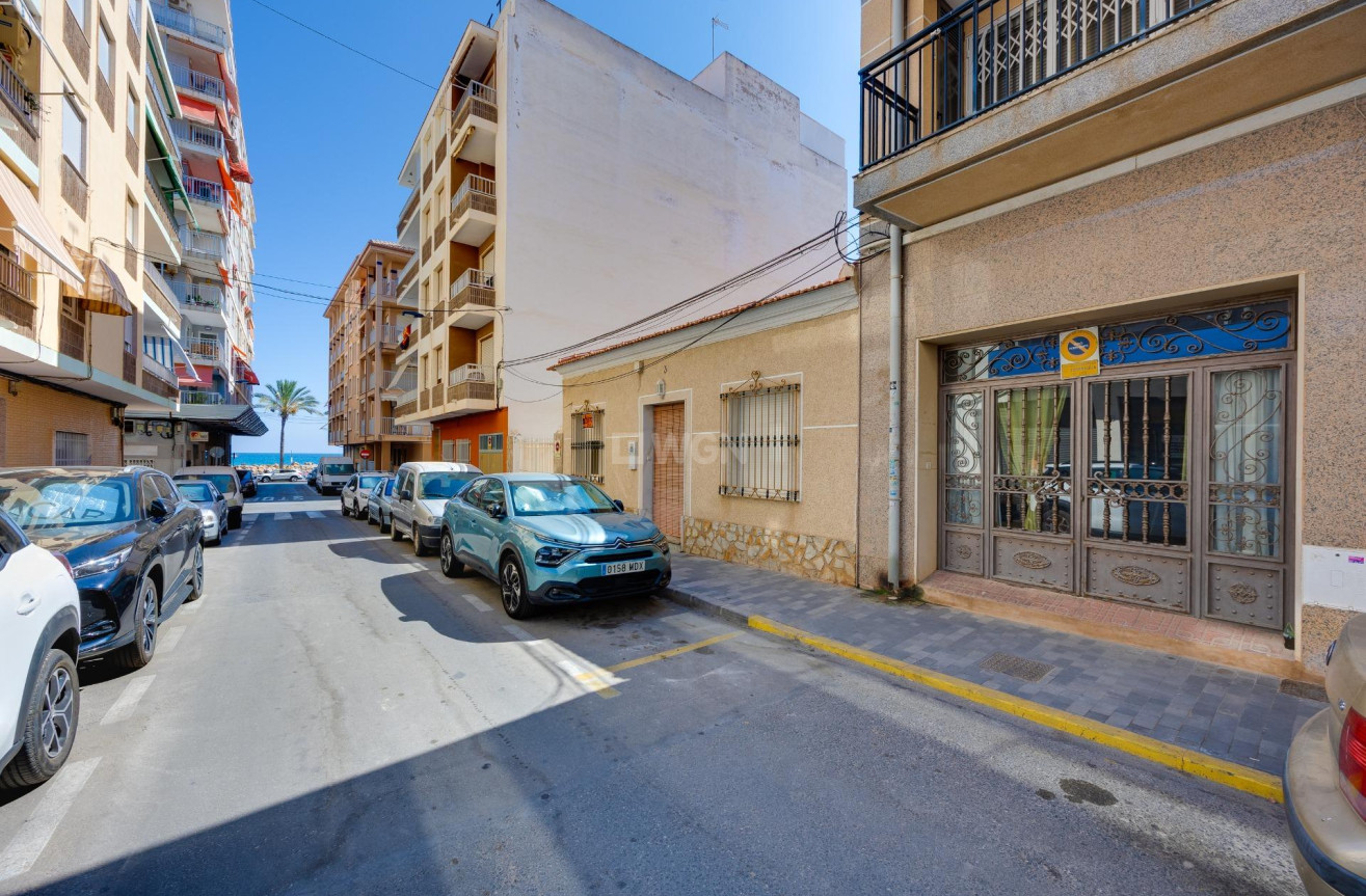 Odsprzedaż - Mieszkanie w bloku - Torrevieja - Paseo Maritimo