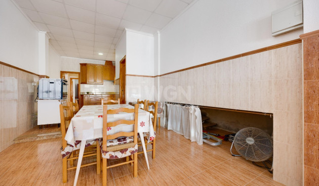 Odsprzedaż - Mieszkanie w bloku - Torrevieja - Paseo Maritimo