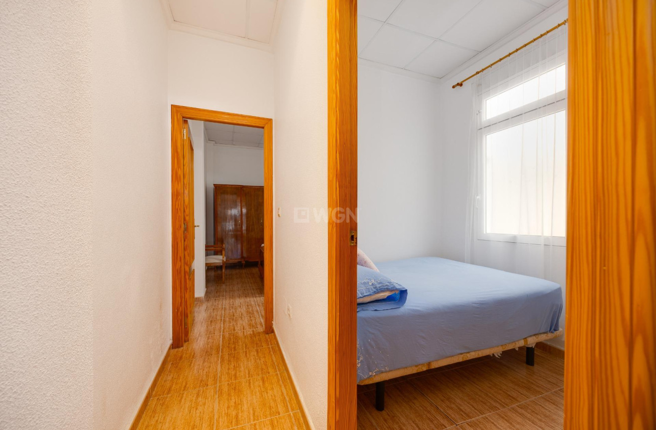 Odsprzedaż - Mieszkanie w bloku - Torrevieja - Paseo Maritimo