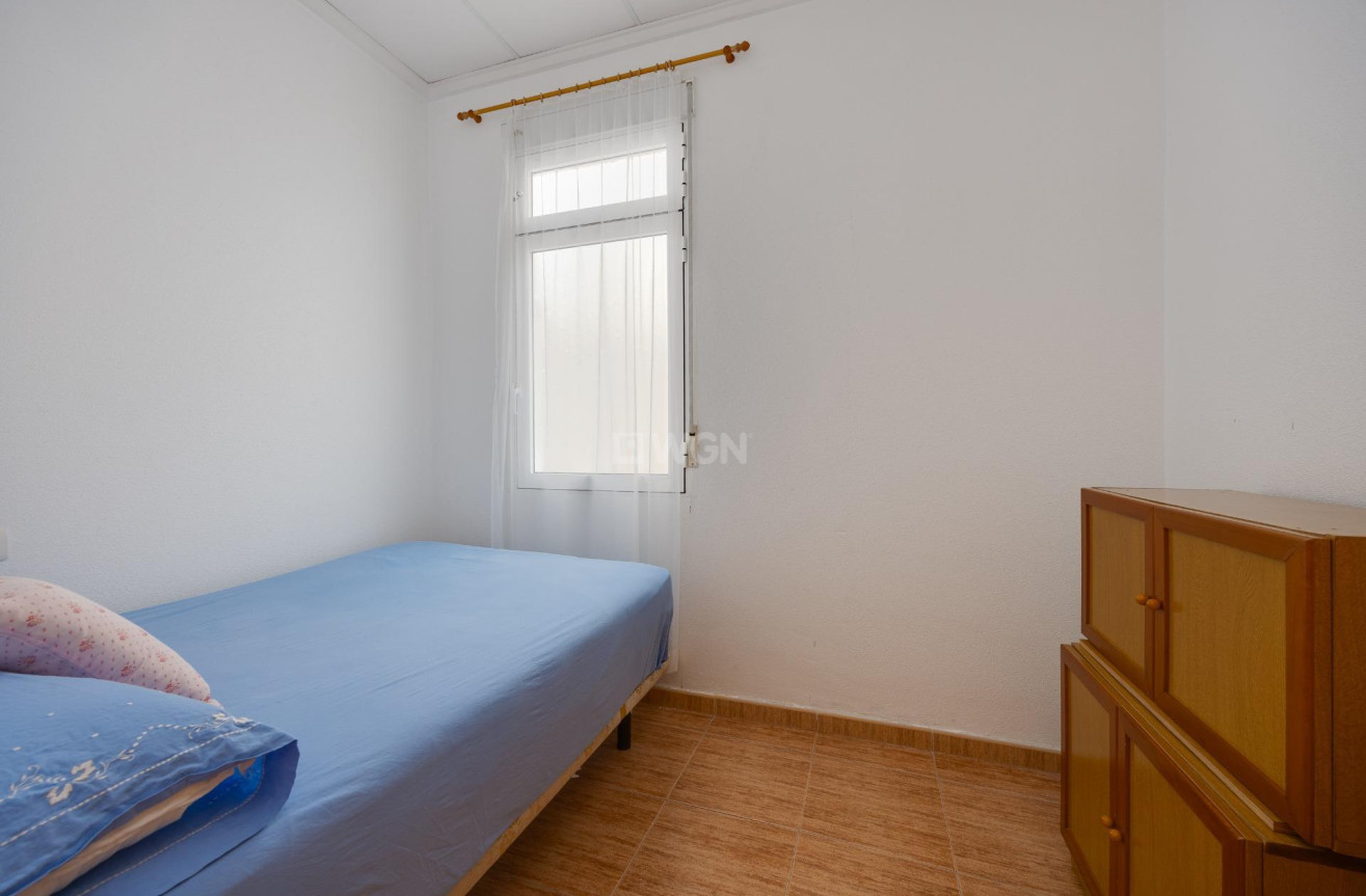 Odsprzedaż - Mieszkanie w bloku - Torrevieja - Paseo Maritimo
