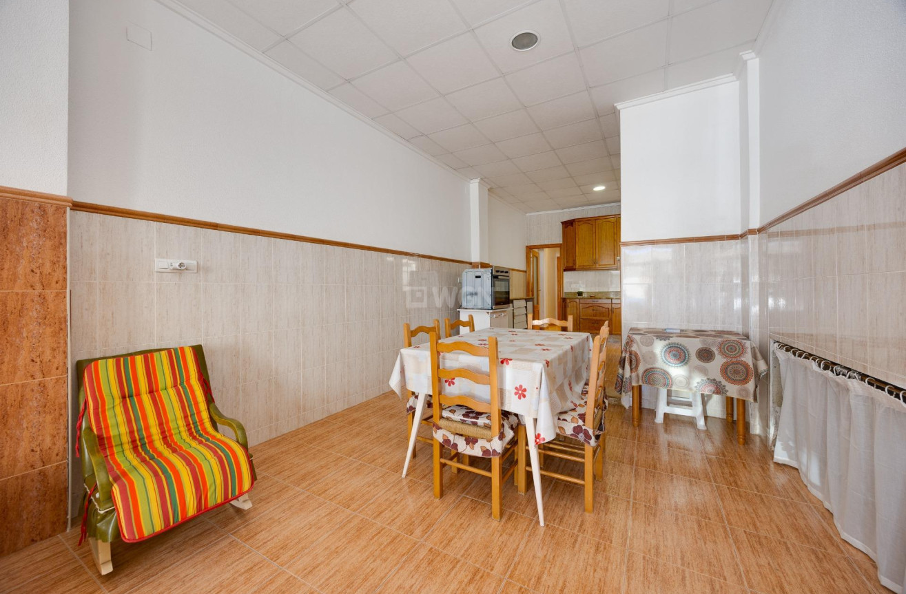 Odsprzedaż - Mieszkanie w bloku - Torrevieja - Paseo Maritimo