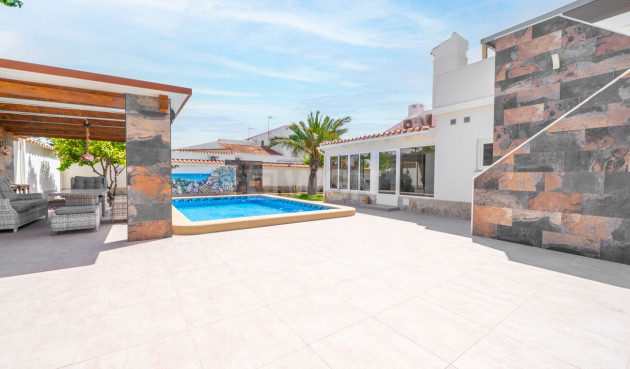 Odsprzedaż - Villa - Torrevieja - Torreta