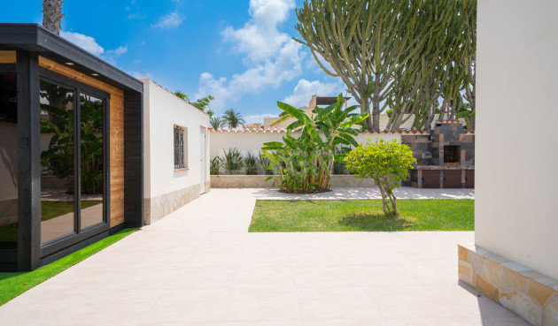 Odsprzedaż - Villa - Torrevieja - Torreta