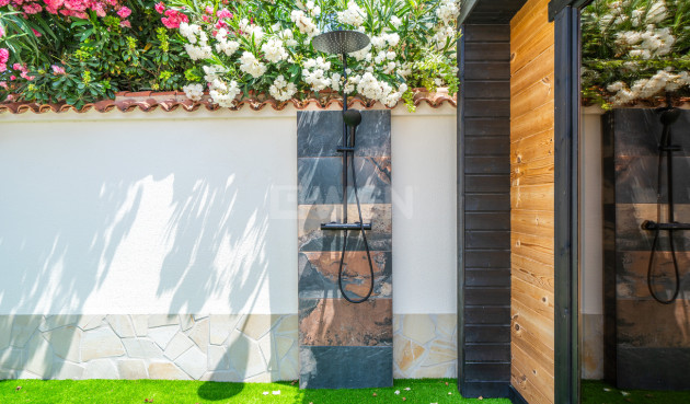 Odsprzedaż - Villa - Torrevieja - Torreta