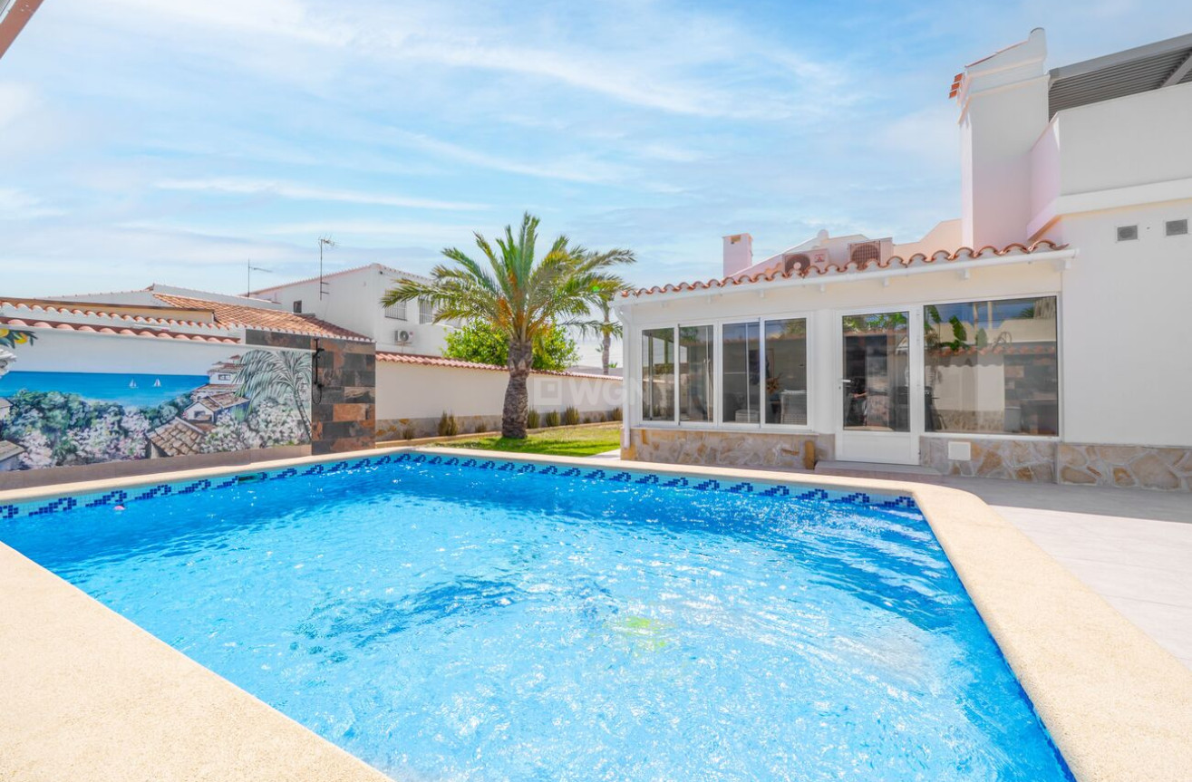 Odsprzedaż - Villa - Torrevieja - Torreta