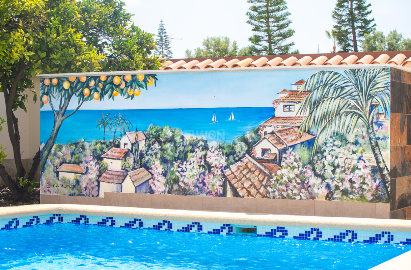 Odsprzedaż - Villa - Torrevieja - Torreta