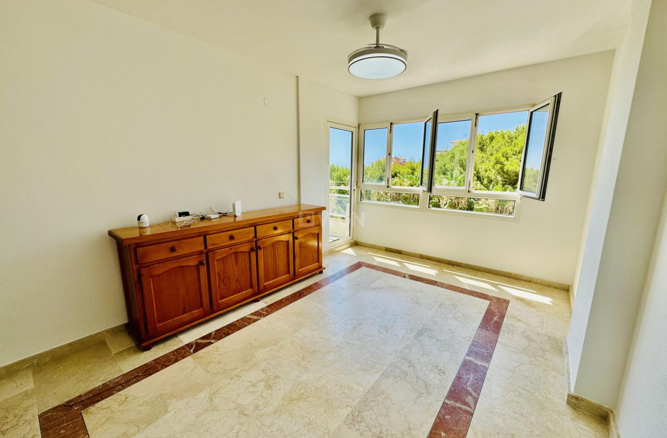 Odsprzedaż - Mieszkanie w bloku - Orihuela Costa - Altos De Campoamor