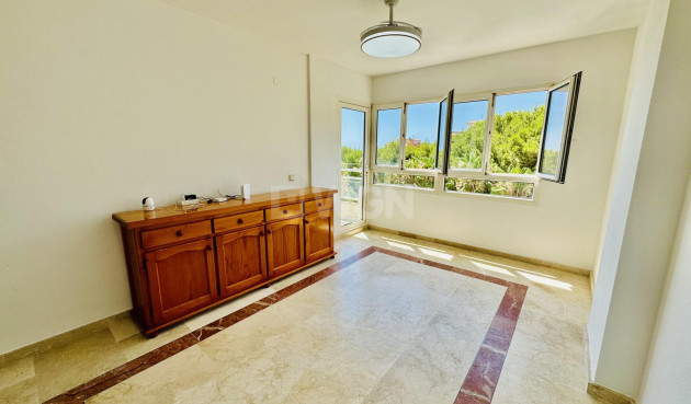 Odsprzedaż - Mieszkanie w bloku - Orihuela Costa - Altos De Campoamor