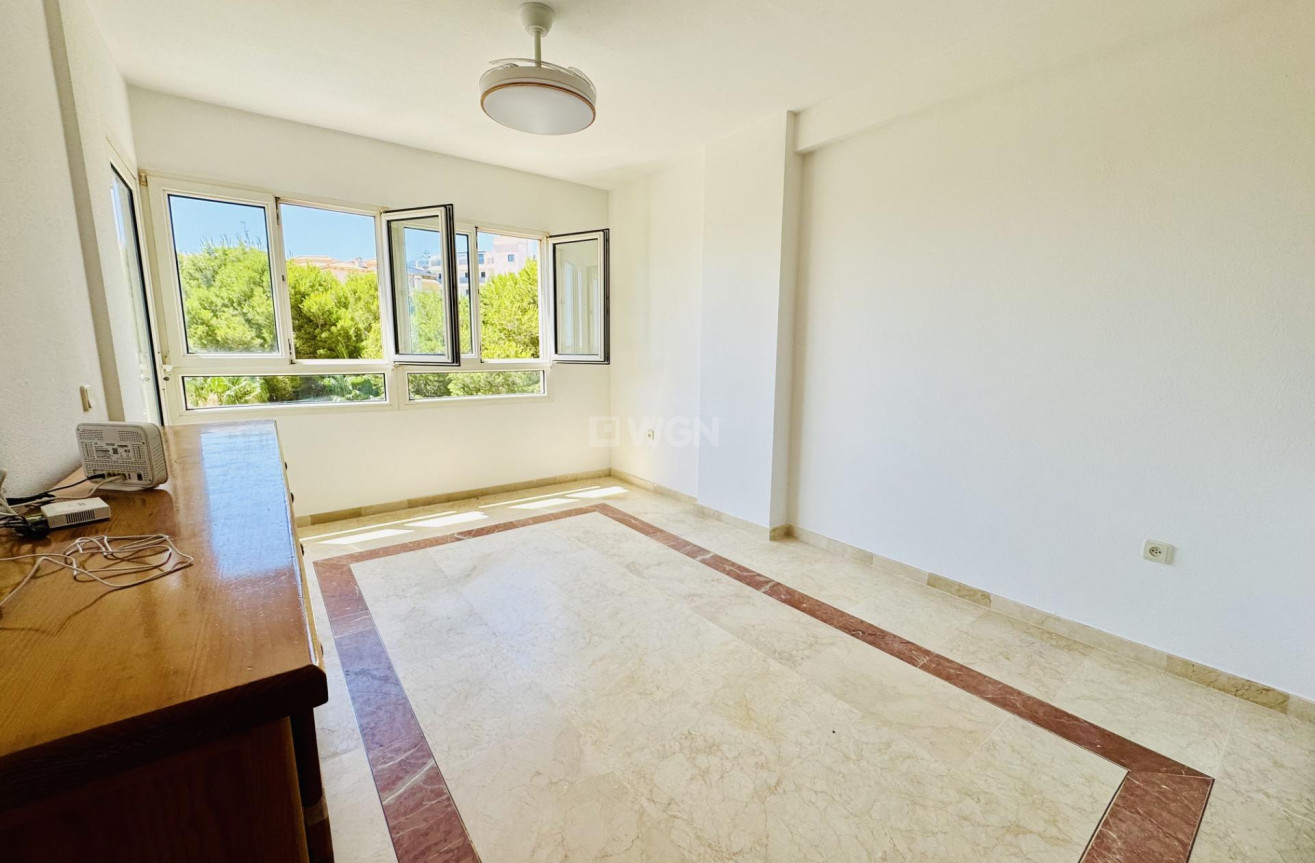 Odsprzedaż - Mieszkanie w bloku - Orihuela Costa - Altos De Campoamor