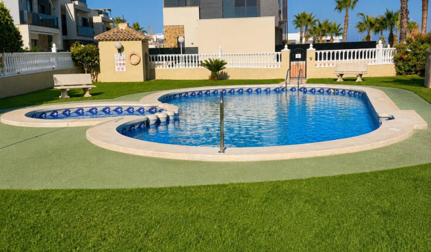 Odsprzedaż - Bungalow - Orihuela Costa - Lomas de Cabo Roig