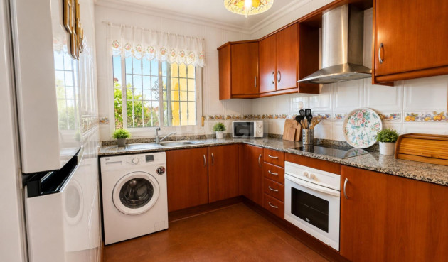 Odsprzedaż - Bungalow - Orihuela Costa - Lomas de Cabo Roig