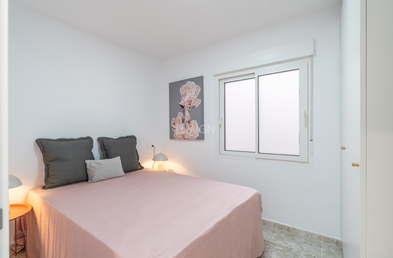 Odsprzedaż - Mieszkanie w bloku - Torrevieja - Costa Blanca