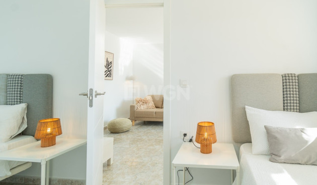 Odsprzedaż - Mieszkanie w bloku - Torrevieja - Costa Blanca
