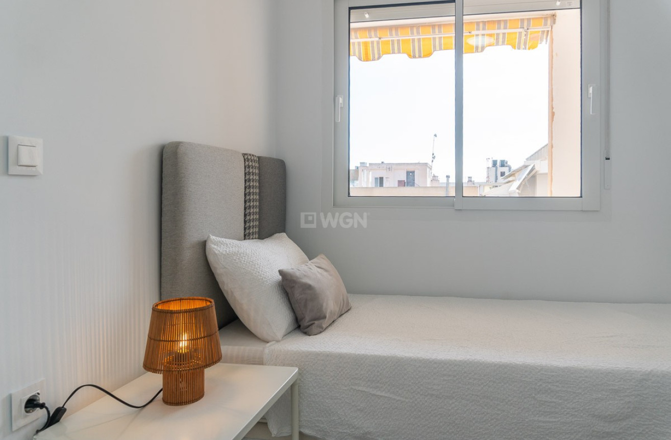 Odsprzedaż - Mieszkanie w bloku - Torrevieja - Costa Blanca