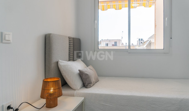 Odsprzedaż - Mieszkanie w bloku - Torrevieja - Costa Blanca