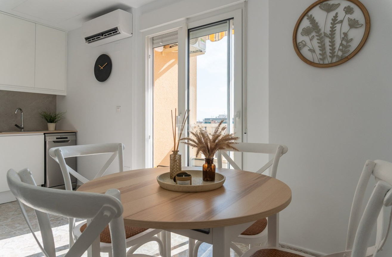 Odsprzedaż - Mieszkanie w bloku - Torrevieja - Costa Blanca