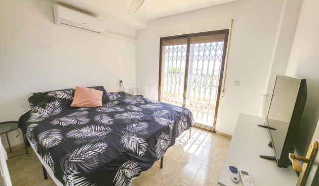 Odsprzedaż - Villa - Villamartin - Costa Blanca