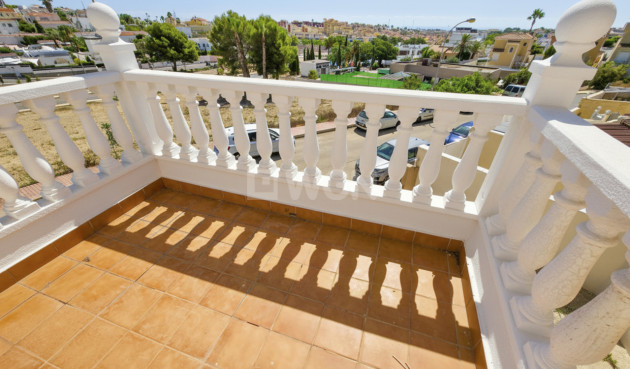 Odsprzedaż - Villa - Villamartin - Costa Blanca