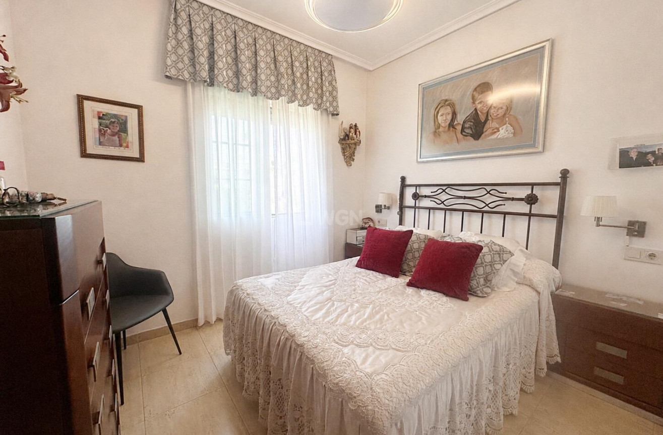 Odsprzedaż - Bungalow - Torrevieja - aguas nuevas