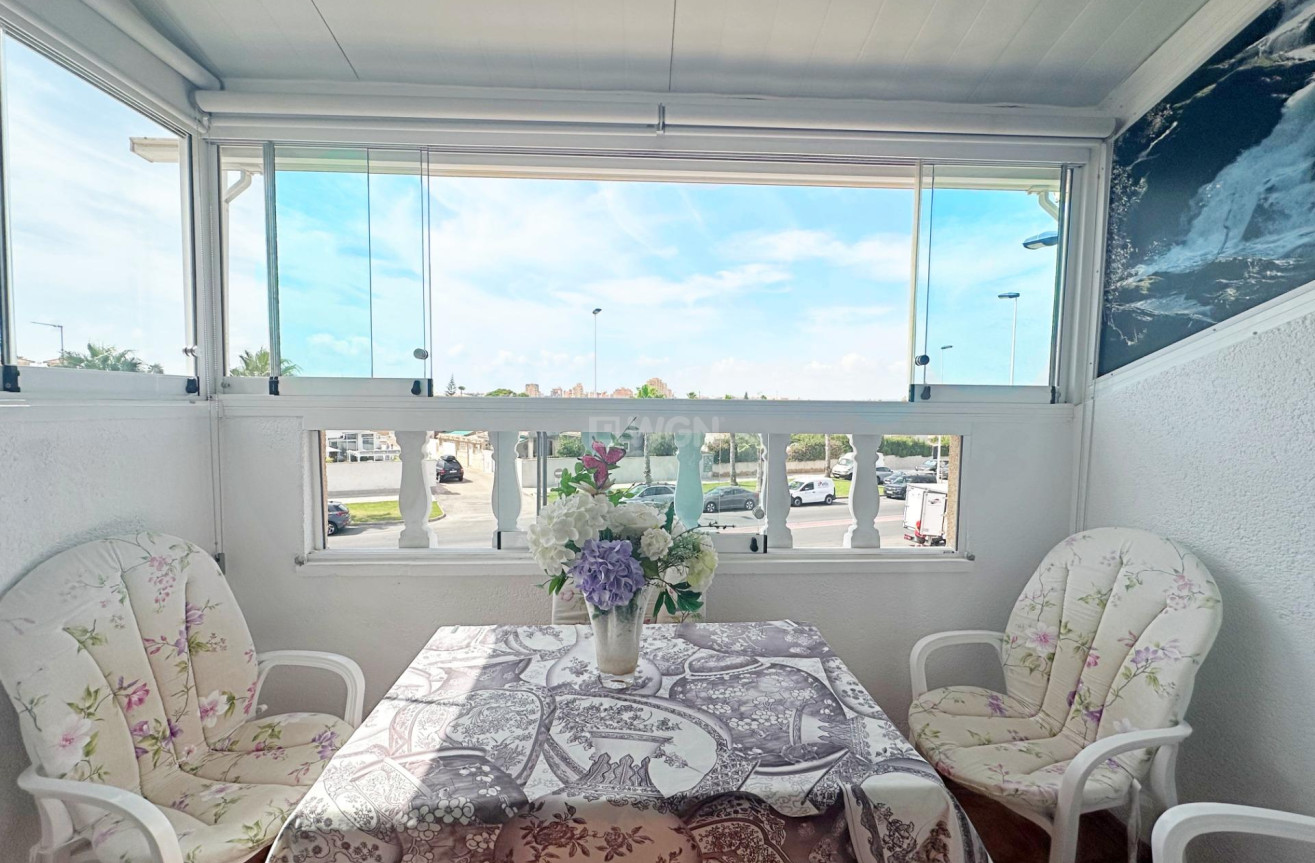 Odsprzedaż - Bungalow - Torrevieja - aguas nuevas