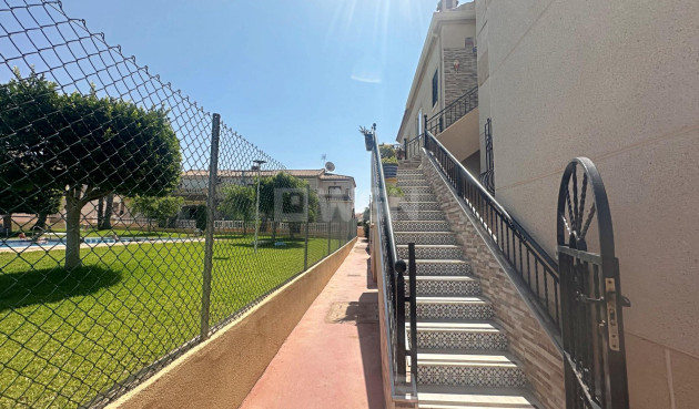 Odsprzedaż - Bungalow - Torrevieja - aguas nuevas