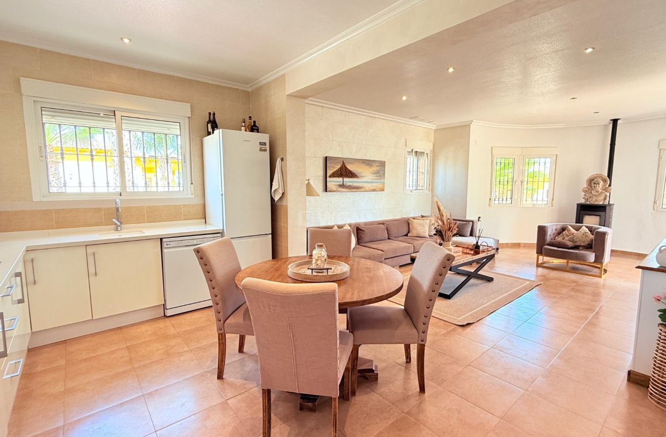 Odsprzedaż - Villa - Catral - Costa Blanca