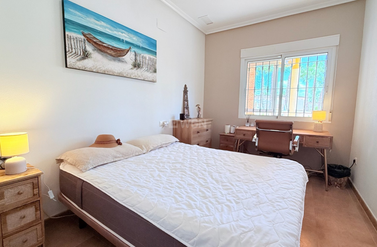 Odsprzedaż - Villa - Catral - Costa Blanca