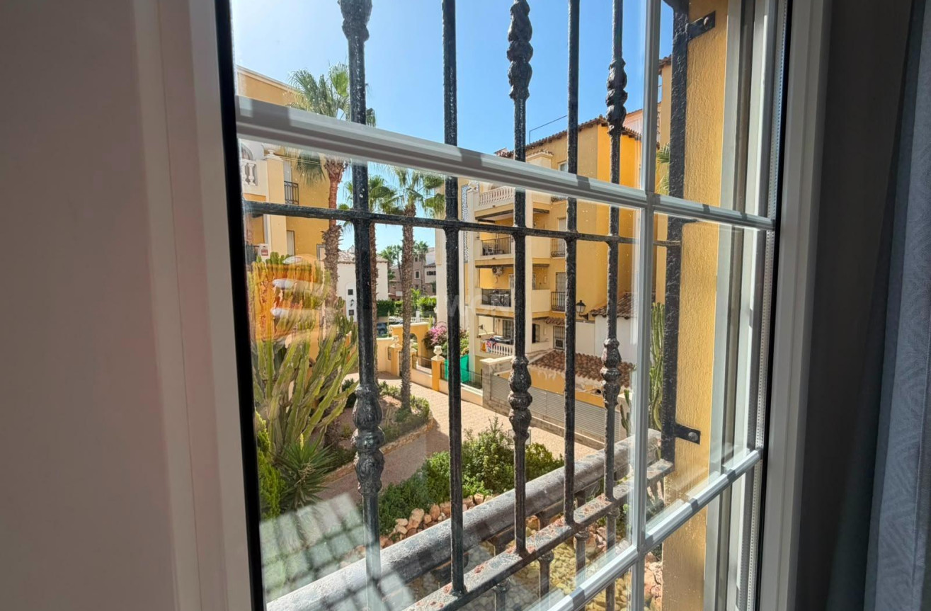 Odsprzedaż - Mieszkanie w bloku - Torrevieja - Aldea Del Mar