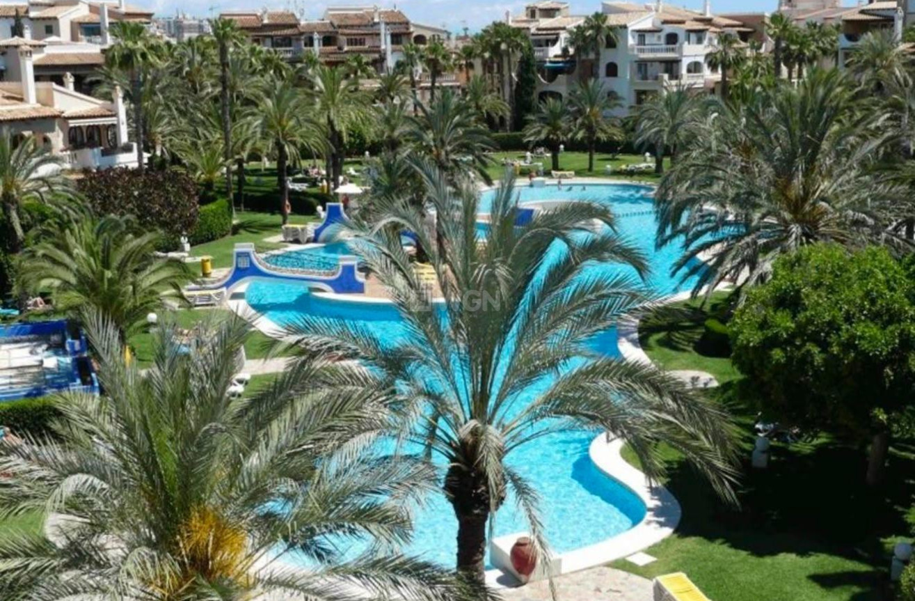 Odsprzedaż - Mieszkanie w bloku - Torrevieja - Aldea Del Mar