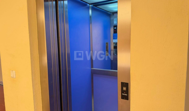 Odsprzedaż - Mieszkanie w bloku - Torrevieja - Aldea Del Mar